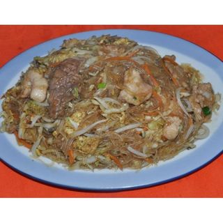 24. Оризово фиде със свинско месо  