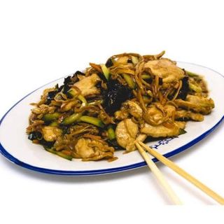 Пилешко с три вида гъби 