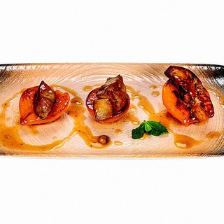 Гъши дроб с белени праскови