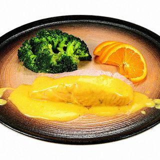 СЬОМГА с броколи на пара