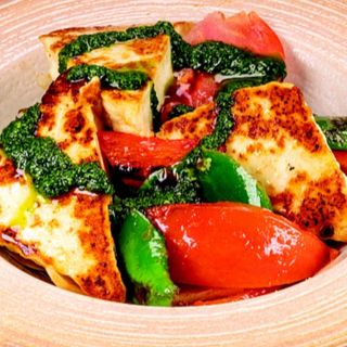 Запечено халуми с гриловани зеленчуци