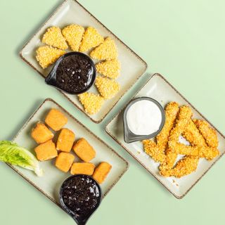 пил.хапки,топени сиренца и панирани кашкавалчета