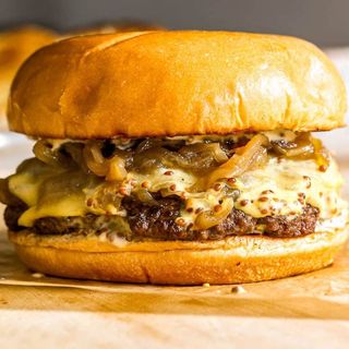 Double Cheese-murder Бургер + Fries