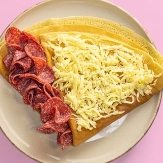 Турбо палачинка с лютеница,сирене и шунка