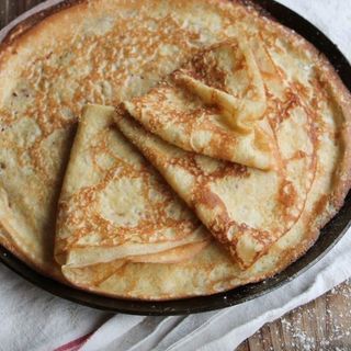 Турбо палачинка с шунка,кашкавал,домат и свежа салата айсберг