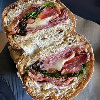 Малък сандвич Милано и Вентричина(250гр.)