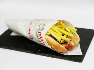 Гирос в хляб с пилешко (450г)