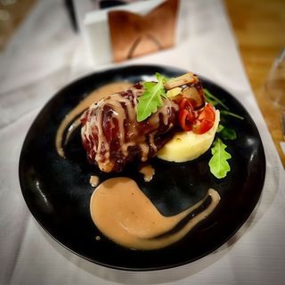 Свински джолан с кост