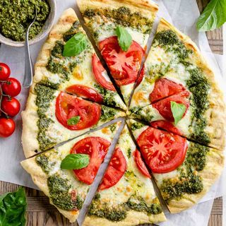 Deli Песто 31cm + 1 салата Coleslaw