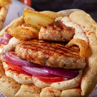 Гръцка пита с бургер