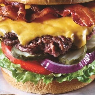 Classic size - Бейкън Двоен Deluxe Бургер с чедър