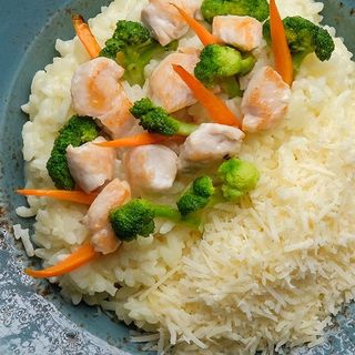 Ризото с крехко пилешко бонфили и броколи