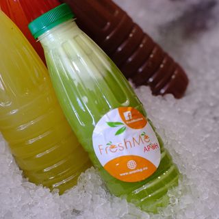 Смути авокадо, спанак, круша и ябълка