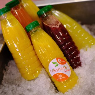 Смути авокадо, портокал, банан, ябълка