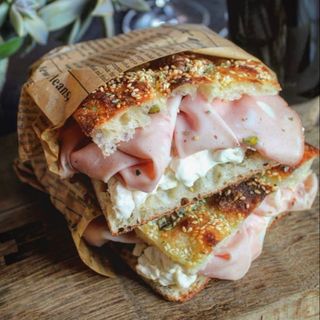 Чабата с прошуто кото