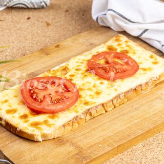 Принцеса с яйце, сирене и домат