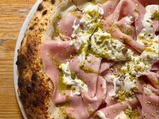 Постачио мортадела