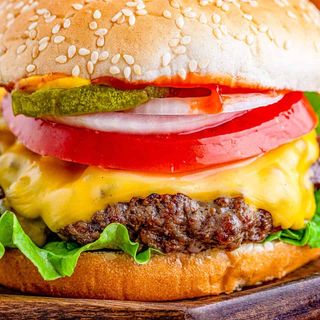 Телешки чийзбургер (450г)