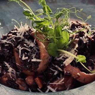 Ризото Неро е маре (300г)