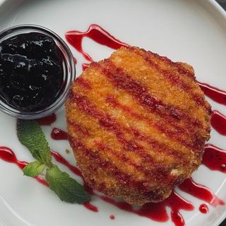 Хрупкаво сирене Бри (150г)