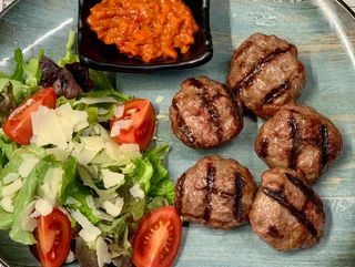 Tелешки кюфтенца на грил (350г)