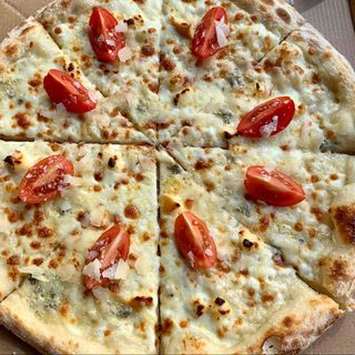 Пица Куатро формаджи (450г)