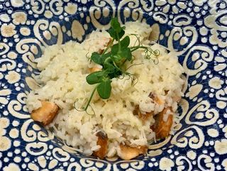 Ризото със сьомга 300г