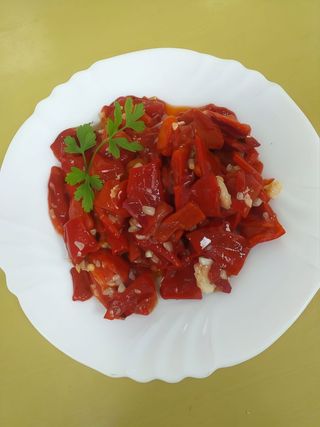 Салата с печени чушки (300г)