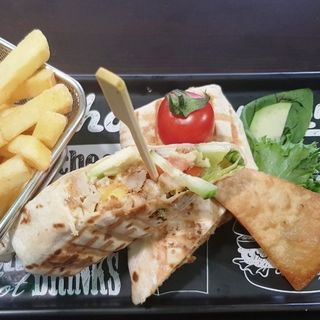 Тортила с пиле 450 гр.