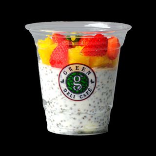 Йогурт с чия и плодове (250г)