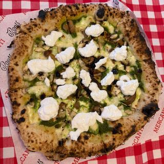 Пица Страчатела 