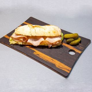 Сандвич с пуешко филе (230г)