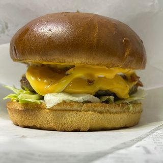 Бургер AI (450г) картофки (100г)