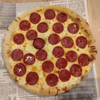 Пица Сметаново Пеперони (550г.)