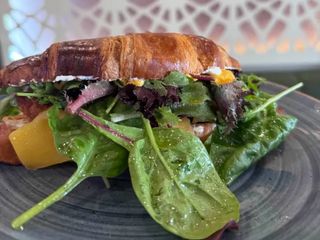 С хрупкаво пиле