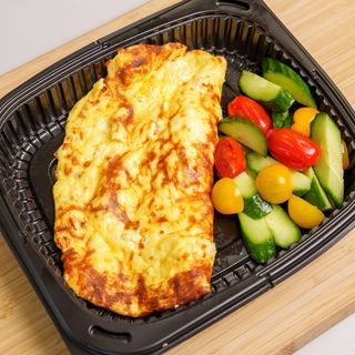 Омлет с моцарела и сирене (300г)