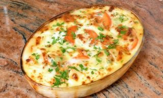 Запечени картофи с бекон и кашкавал (350г)