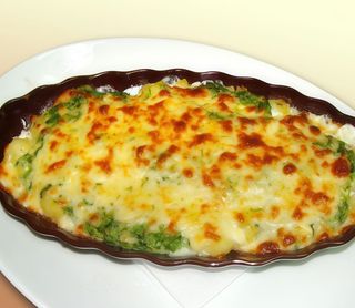 Броколи със сирена и пиле (350г)