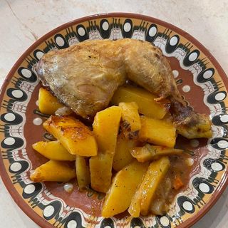 Пиле с картофи