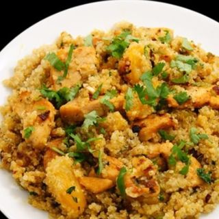 Пилешко филе с киноа и спанак