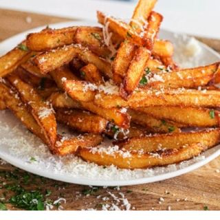 Пържени картофи с пармезан и трюфел масло