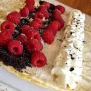 Палачинка с маскарпони и плодове