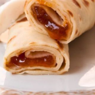 Палачинка със сладко от ягоди