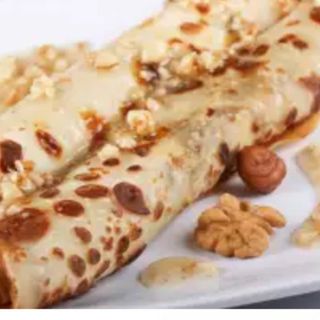 Палачинка с мед  и орехи