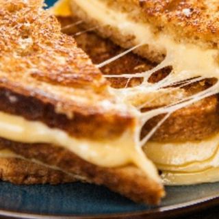 Пържени филийки с моцарела