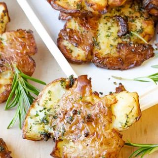 Мачкани пържени картофки с подправки (200г)