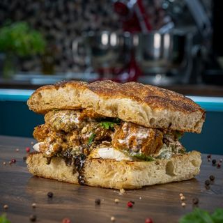 Лигурийска фокача с Блек Ангъс и свински гърди