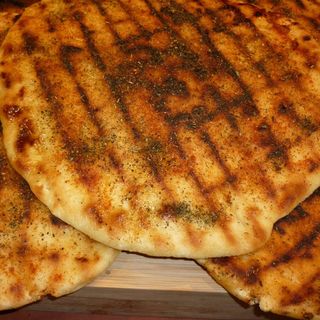 ПЪРЛЕНКА С МАСЛО И ЧЕСЪН