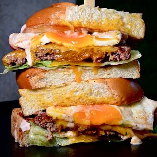 Телешки смаш , бекон и яйце (400гр)