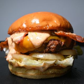 Телешки чийзбургер (460гр)